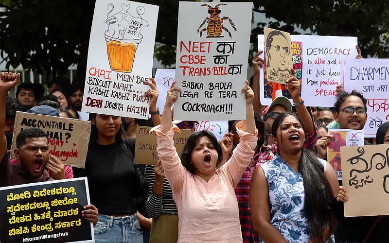 कक्रोज पार्टीको प्रदर्शनले जनआन्दोलनको रुप लिदैः आन्दोलनकारीले नेपाल र बंगलादेशको उदाहरण दिन थालेपछि मोदी सरकार रक्षात्मक अवस्थामा